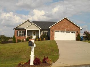 1792 Burke Ln, Maiden, NC 28650