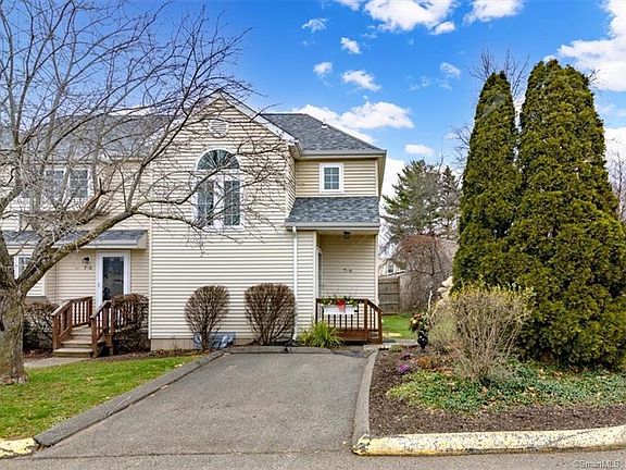 2nd image of 7 W Meadow Ln #6