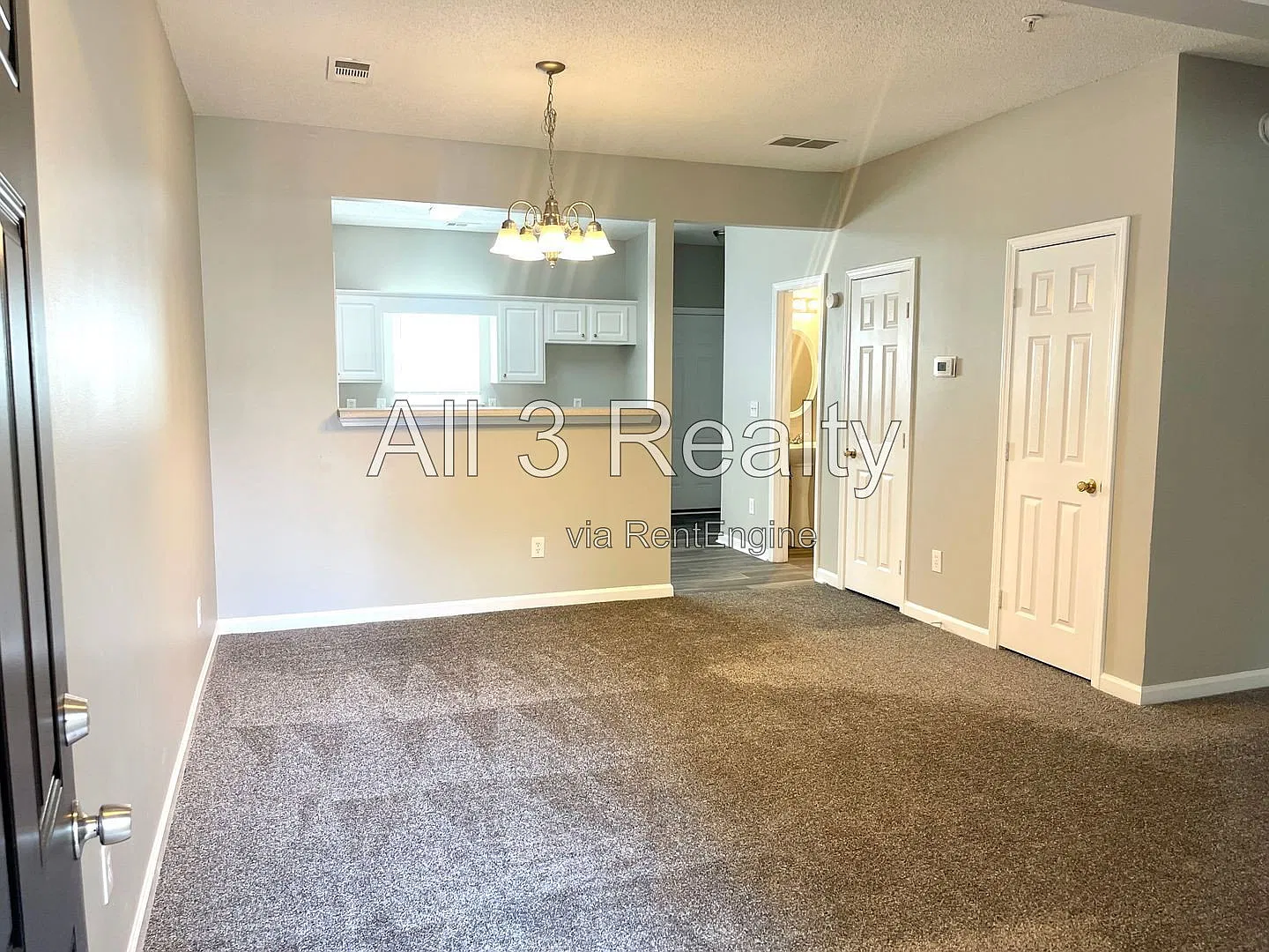 4 bed, 2.5 bath, 1638 sqft, $1,685 — Photo 3