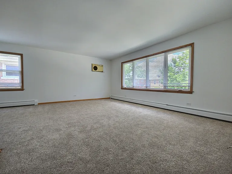5421 W Windsor Ave #2 — Photo 2