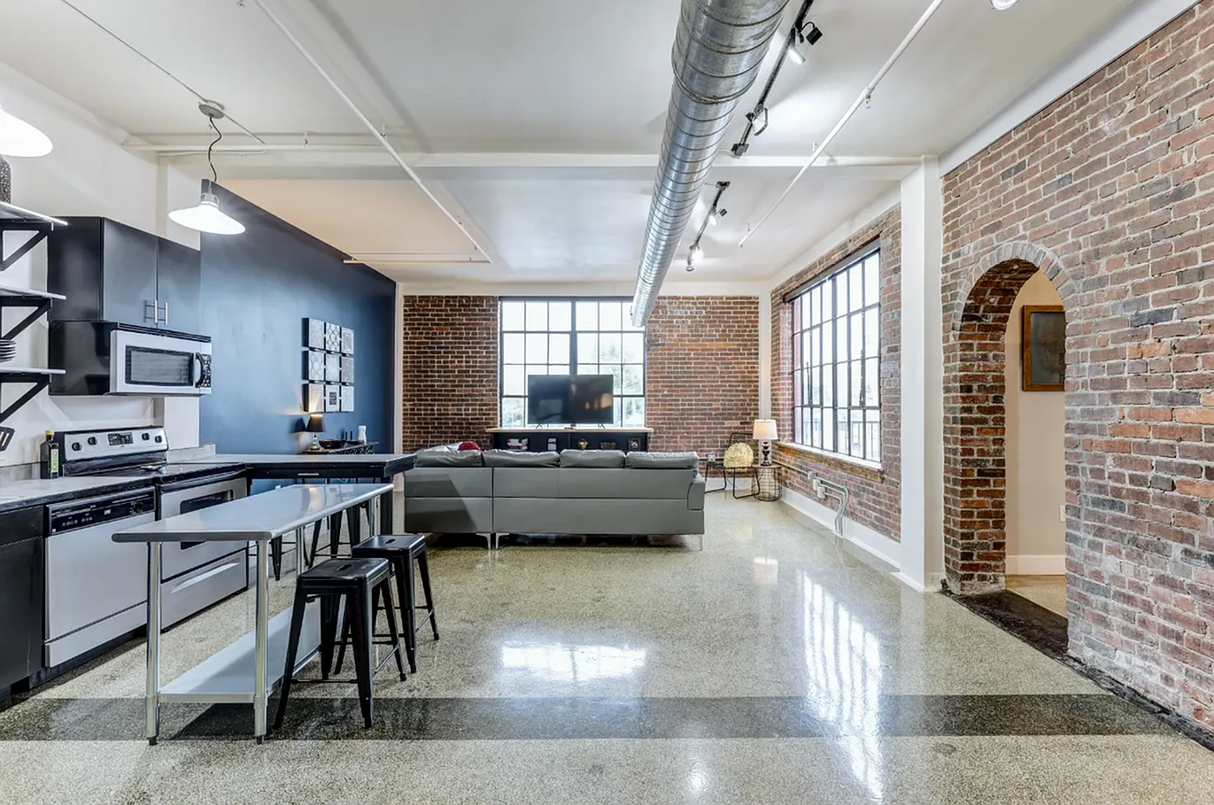 Wilhoit Plaza Lofts — Photo 4