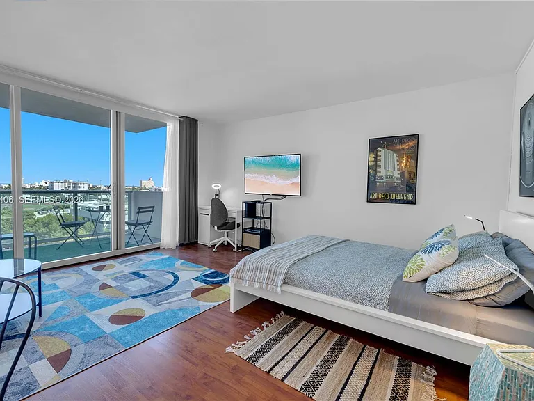 1200 West Ave #811 — Photo 1