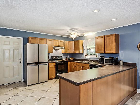 3rd image of 4530 Treeline Dr