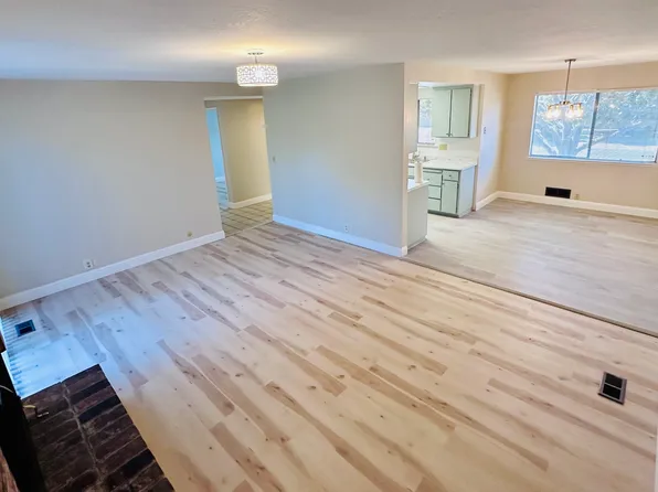 6801 Willowwood Way, Sacramento, CA 95831