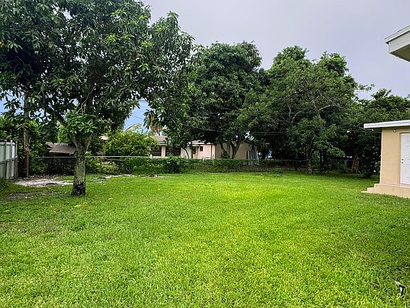 4th image of 2416 Kentucky Street