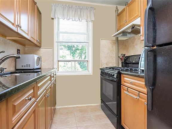 3rd image of 709 Warburton Ave APT 8H