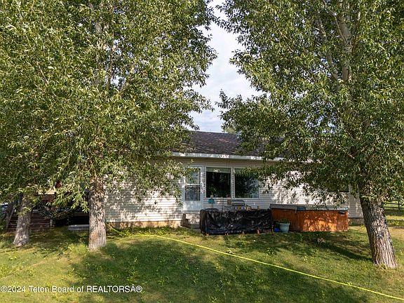 4th image of 1240 Saddle Dr