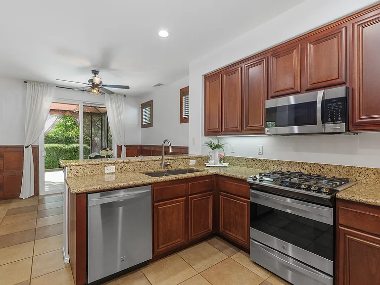 35839 Crickhowell Ave — Photo 8