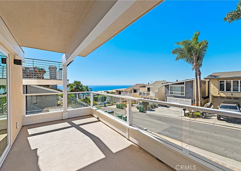 882 Acapulco St