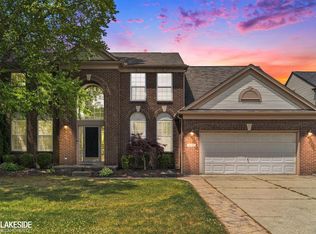 34681 Giannetti Dr, Sterling Heights, MI 48312