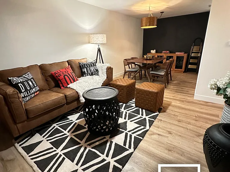 685 N Ashurst Ct #213 — Photo 4