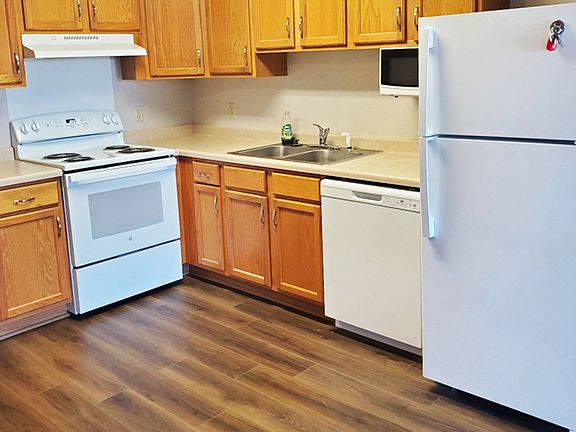 4th image of 1021 N Garden St