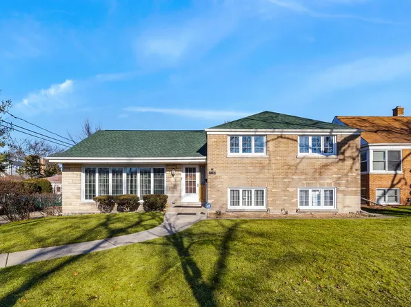 5140 Lee St, Skokie, IL 60077