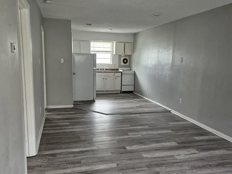 818 W 28th Ave #B22 — Photo 1