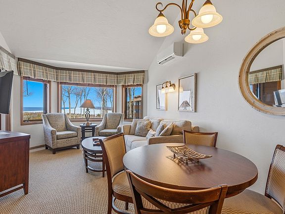 3rd image of 4940 N Landmark Cir #3305
