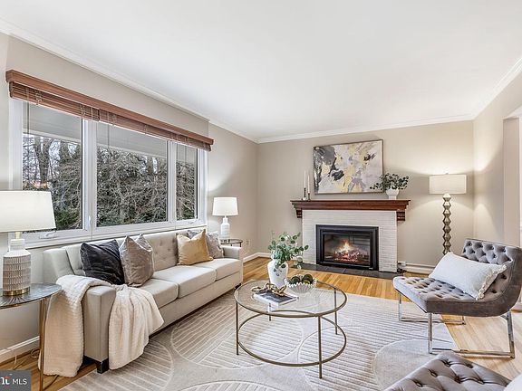 4th image of 3103 Valley Ln
