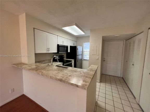 5th image of 2220 N Cypress Bend Dr APT 401