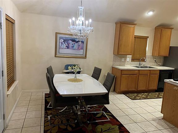 3rd image of 958 Barrymore Ln