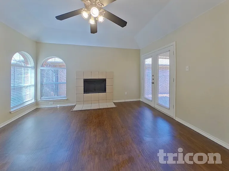 700 Stribling Cir — Photo 2
