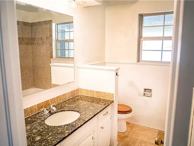 204 Vickie Dr — Photo 10