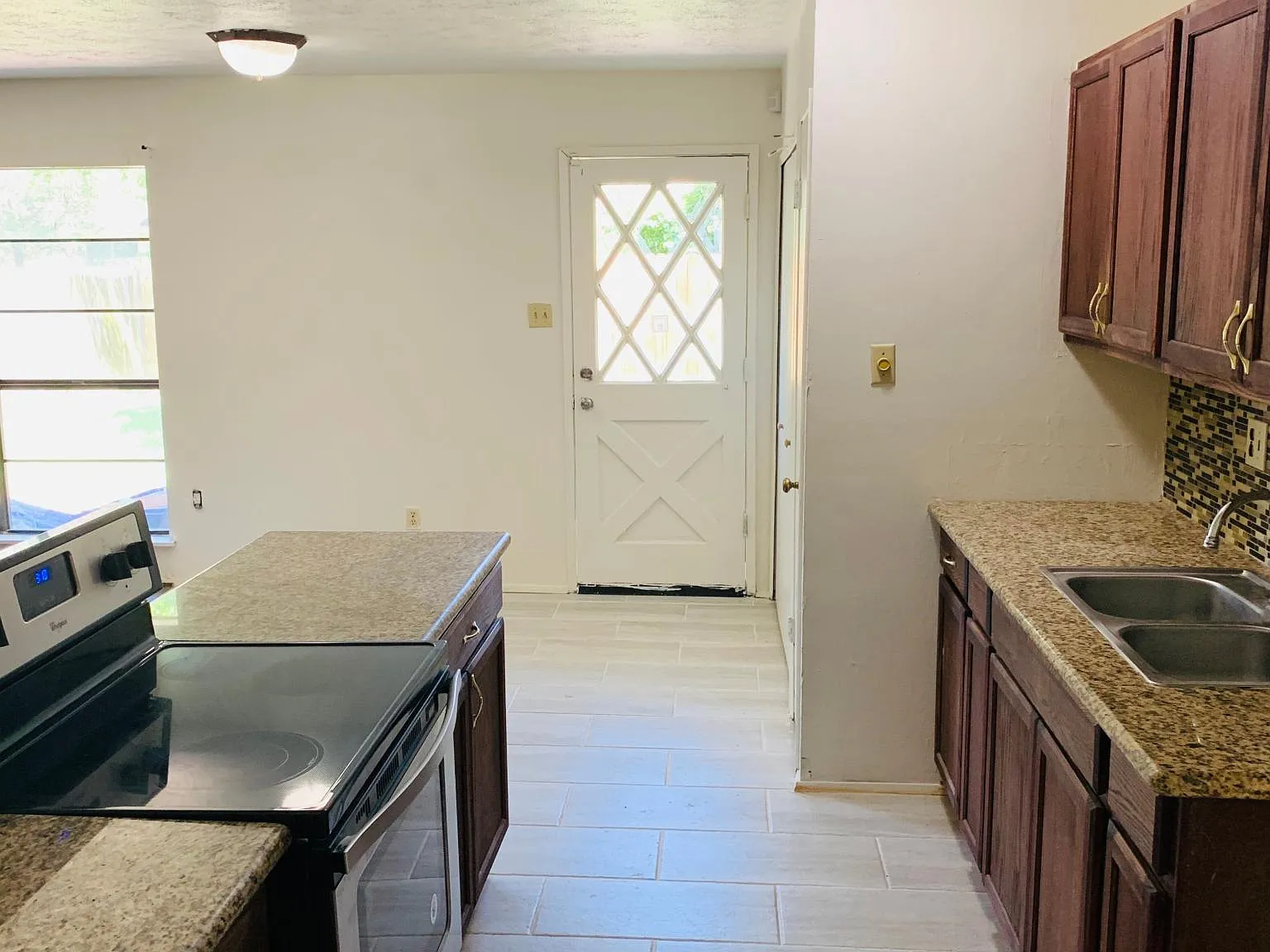6318 Scotch Pine Dr — Photo 3