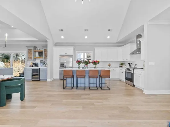 339 Brown Trl, Hopatcong, NJ 07843