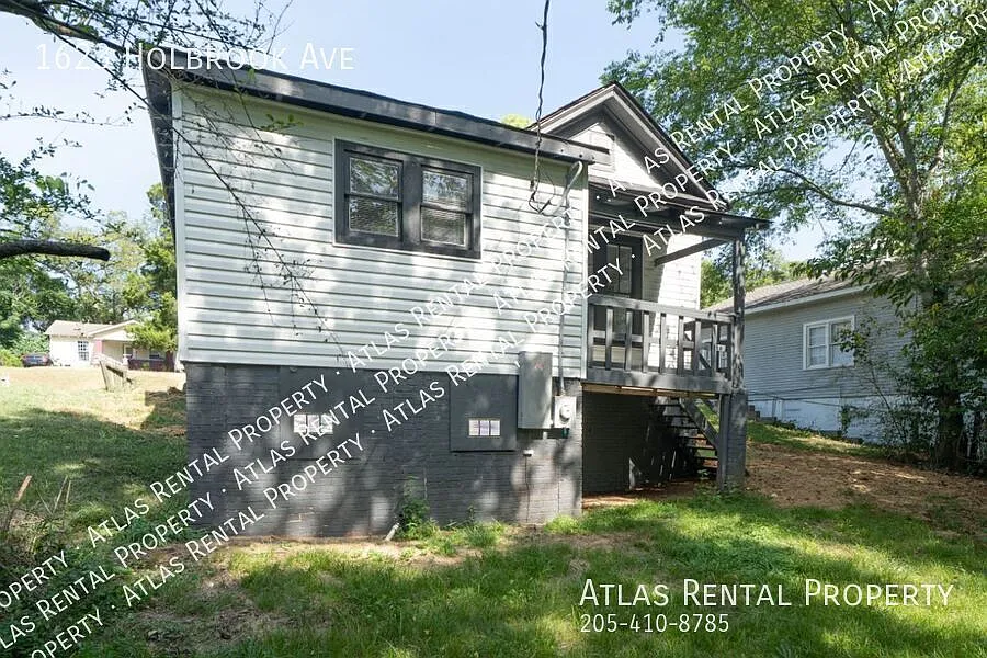 3 bed, 1.0 bath, 1064 sqft, $1,150 — Photo 4
