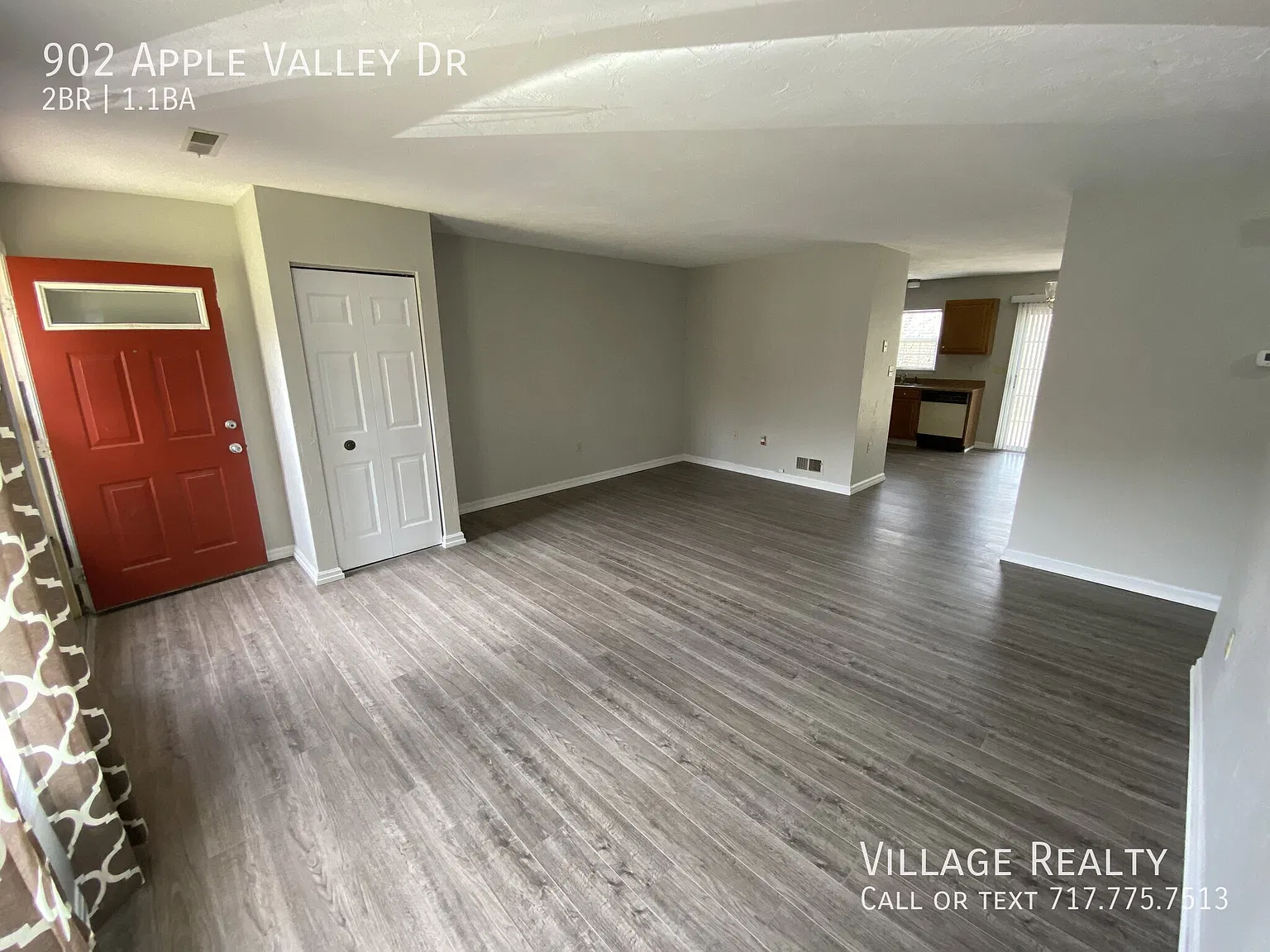 NO Steps! All one level! Spacious 2-bedroom end-unit villa with garage in Dallastown School Distr... — Photo 2