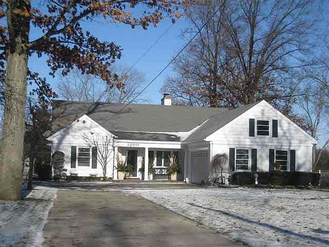 1st image of 1200 E Jackson Blvd