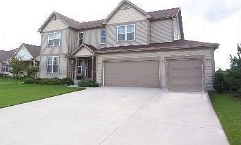 1st image of 903 Willow Ln