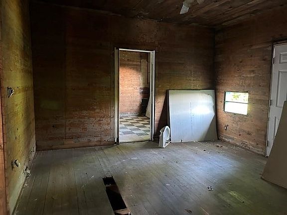 4th image of 157 Rosewood St