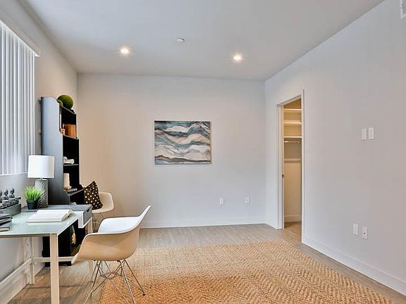 4th image of 727 Wilcox Ave APT 305