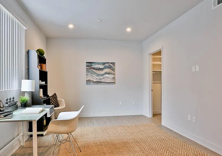 727 Wilcox Ave #305 — Photo 4