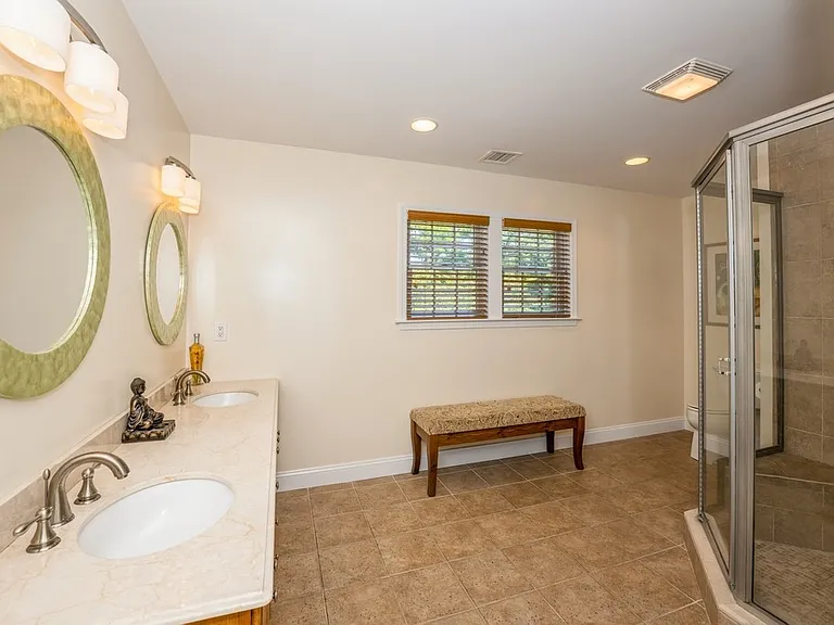 27 Lamb Ave — Photo 15