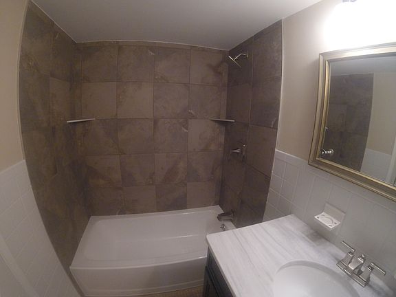 5th image of 5925 W 87th St