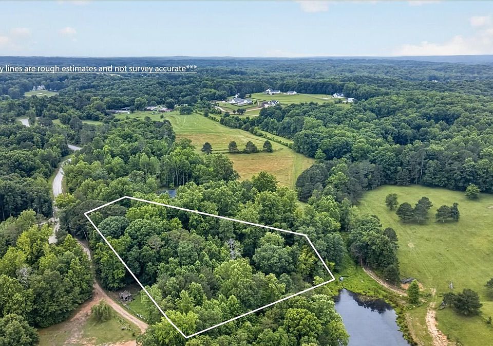 1st image of 435 Sleepy Hollow Ln