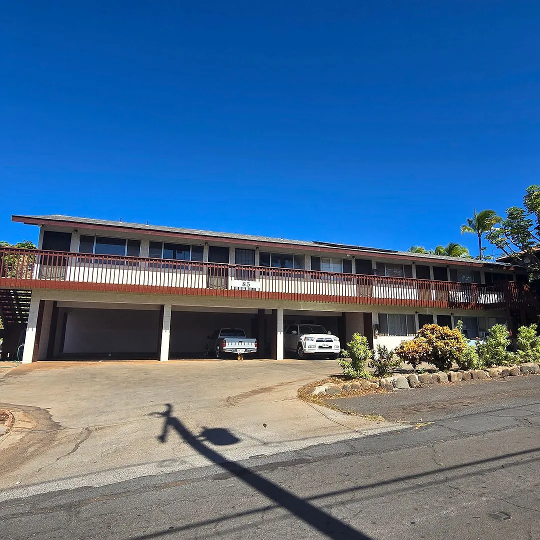 Live the beach life! Remodeled 1 Bedroom Near Charlie Young Beach — Photo 1