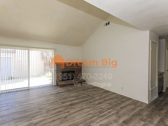 4th image of 2844 Oak Creek Dr