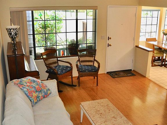 4th image of 454 Las Palomas Dr