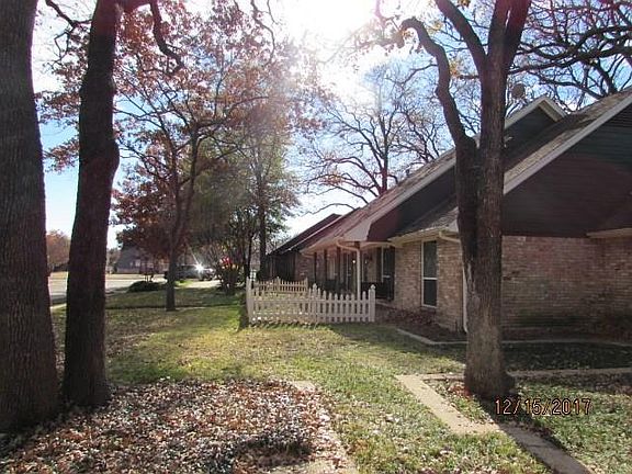 2nd image of 1605 Oak Meadow Dr
