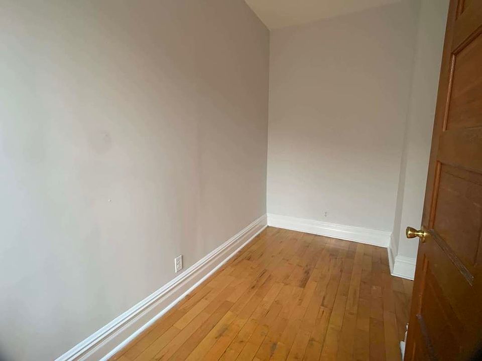 2nd image of 35 Christopher St APT 2C