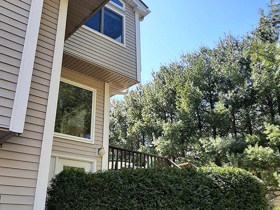 2nd image of 1001 Old Bridge Ln Unit 1001