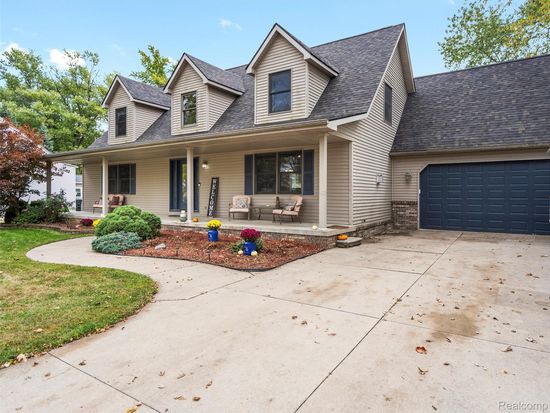 332 E Gates St, Romeo, MI 48065