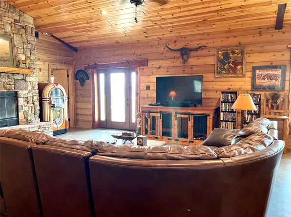 4241 Cheyenne Trl, Aubrey, TX 76227