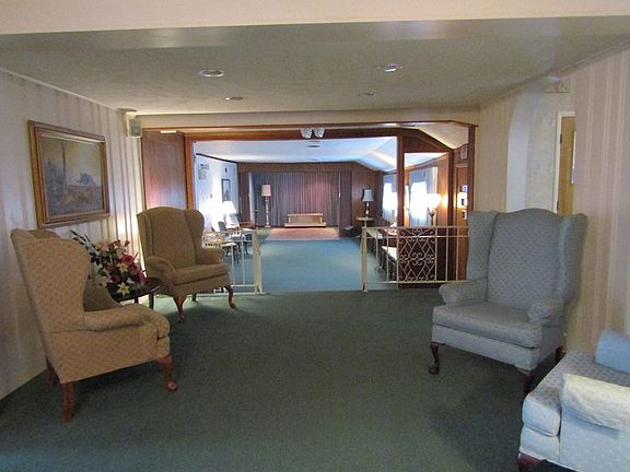 3rd image of 203 E Main St