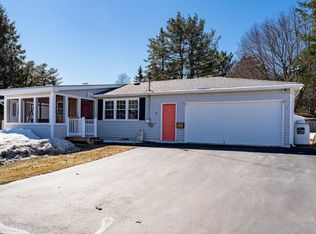 46 Hutchinson Dr, Augusta, ME 04330