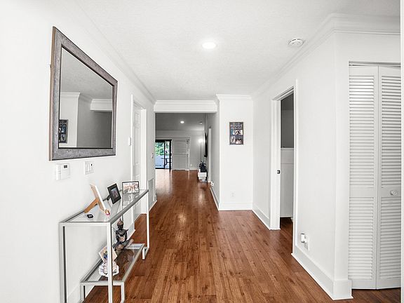 4th image of 19961 Mona Circle