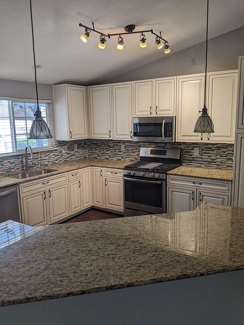 Spacious 4 Bedroom, 2 Bath, 2,197 square foot home — Photo 3