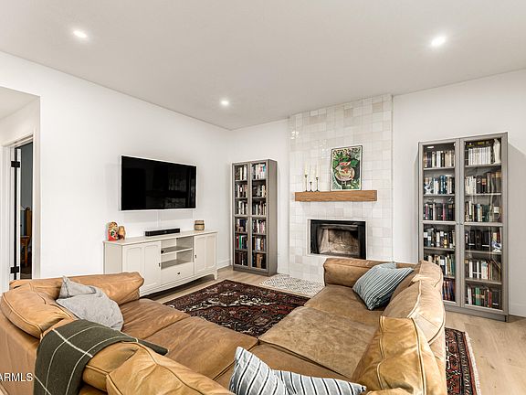 3rd image of 2106 E FRIESS Drive