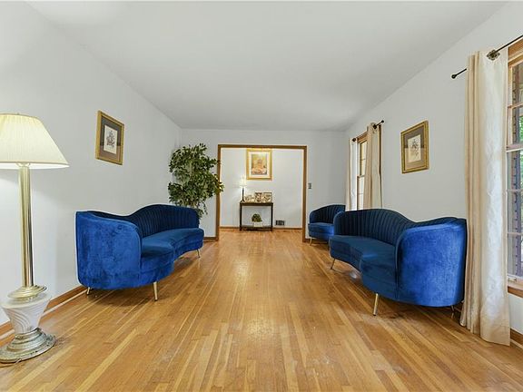 5th image of 1901 Arnold Dr